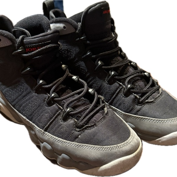Jordan Men's Black and Gray Athletic Shoes - Picture 1 of 5